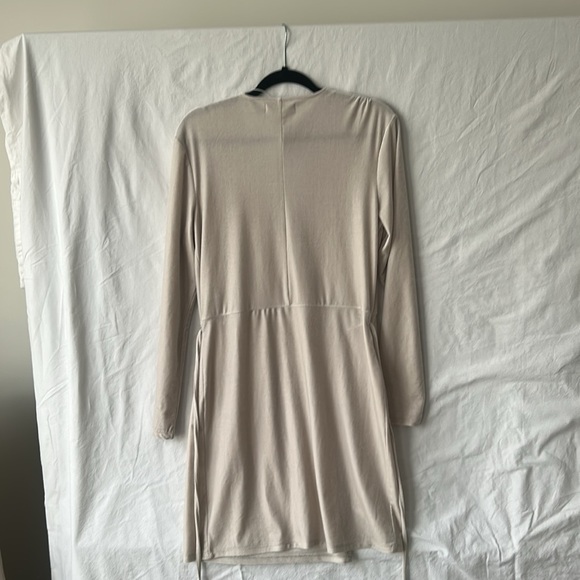Vila Wrap Dress Long Sleeves Knee Length Velveteen Soft Size L Champagne colour - Picture 7 of 14